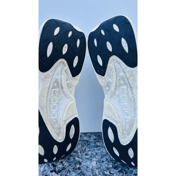 Topo Athletic Sneakers Cyclone 2 Running Shoes White Trail Foot Shape Men’s 12 main image 4